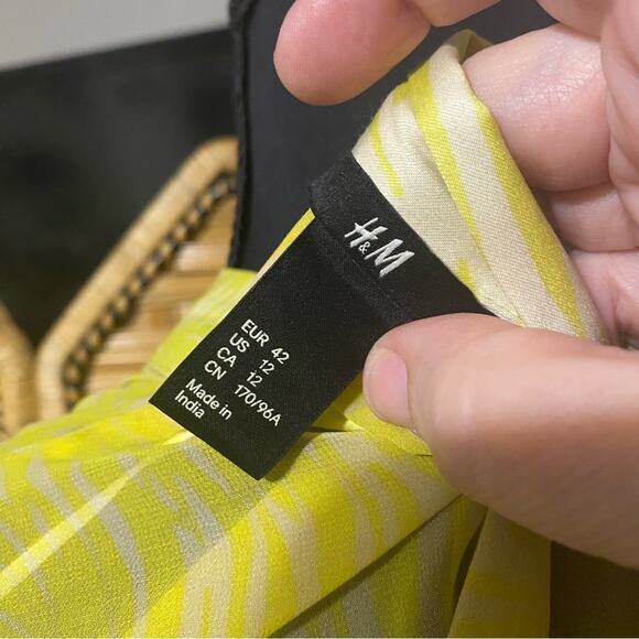 H&M Sheer Yellow pattern Wrap Kimono Top with belt size 12 - Picture 11 of 12